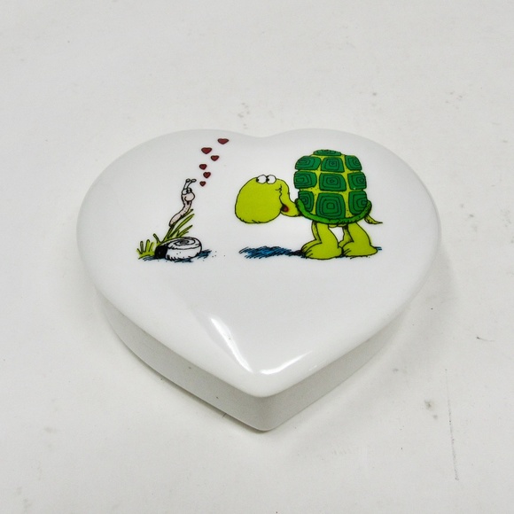 Vintage Trinket Box Porcelain Heart /Snail/Turtle/ Japan - Picture 1 of 4